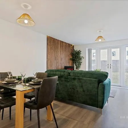 Luxury Centre 2 Bed Retreat - Sleeps 4 - Free Parking Apartment Birmingham