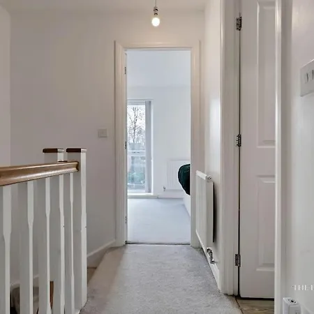Luxury Centre 2 Bed Retreat - Sleeps 4 - Free Parking Birmingham